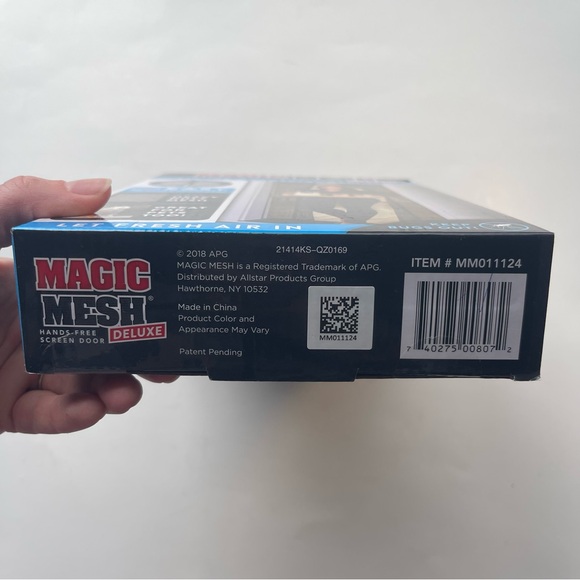 Magic Mesh Deluxe Screen Hands Free Magnetic Screen Door - Picture 5 of 7
